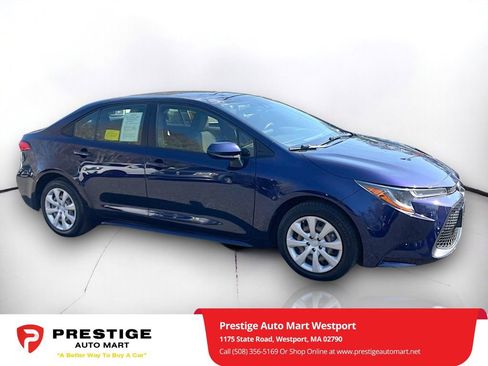 Used 2020 Toyota Corolla LE FWD image 1