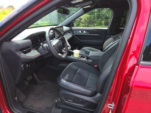 Used 2025 Ford Explorer ST AWD/4WD image 4