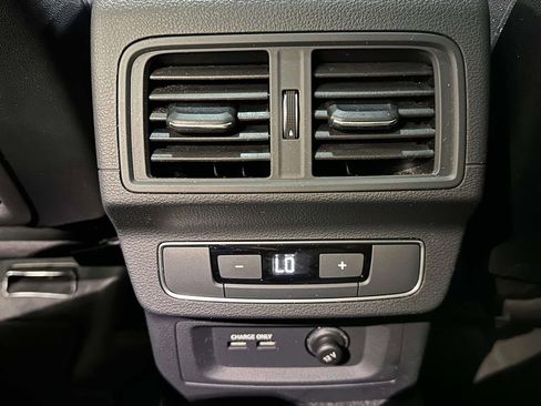 Used 2023 Audi Q5 2.0T Premium w/ Convenience Package image 15