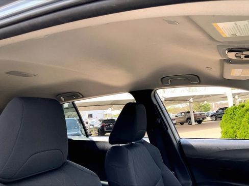 Used 2023 Toyota Corolla Cross LE image 13