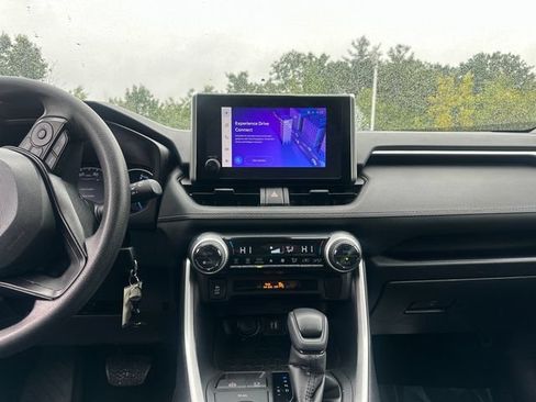 Used 2023 Toyota RAV4 LE AWD/4WD image 23