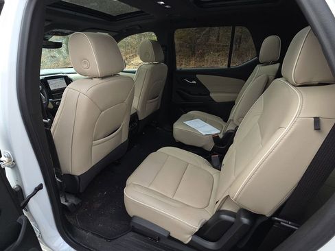 Used 2023 Chevrolet Traverse Premier image 13