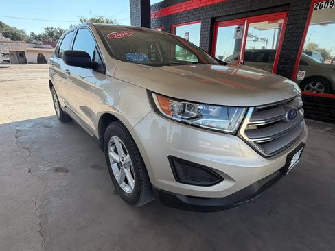 Used 2018 Ford Edge SE w/ Cargo Accessory Package FWD image 2