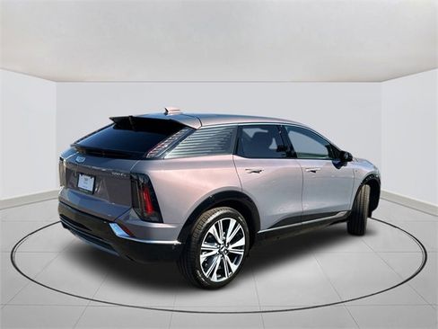 New 2026 Cadillac Optiq Luxury 2 image 11