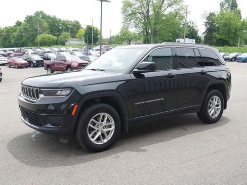 Used 2025 Jeep Grand Cherokee Laredo X AWD/4WD image 7