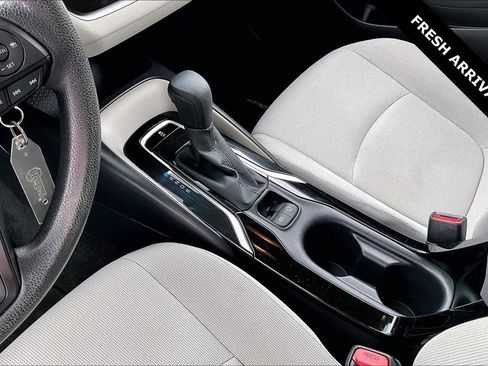 Used 2022 Toyota Corolla LE FWD image 17