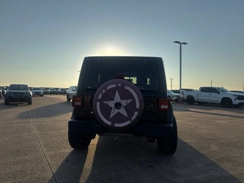 Used 2019 Jeep Wrangler Unlimited Sport S AWD/4WD image 14