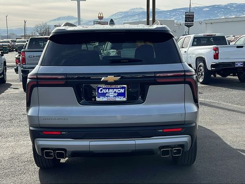 Certified 2024 Chevrolet Traverse LT image 6