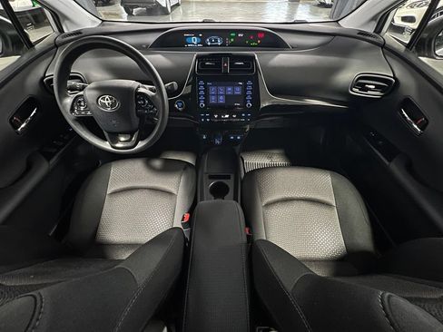 Certified 2022 Toyota Prius LE FWD image 20