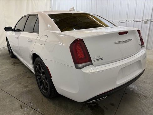 Used 2019 Chrysler 300 S image 8