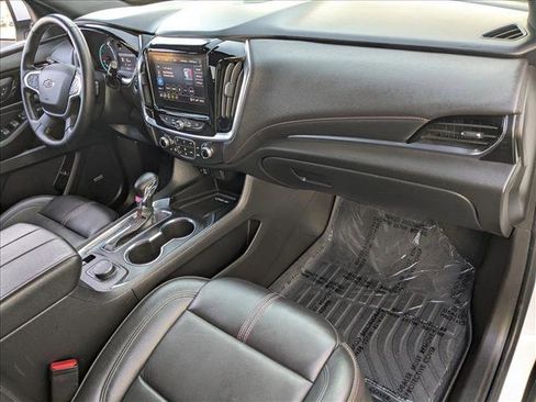 Used 2023 Chevrolet Traverse RS FWD image 23