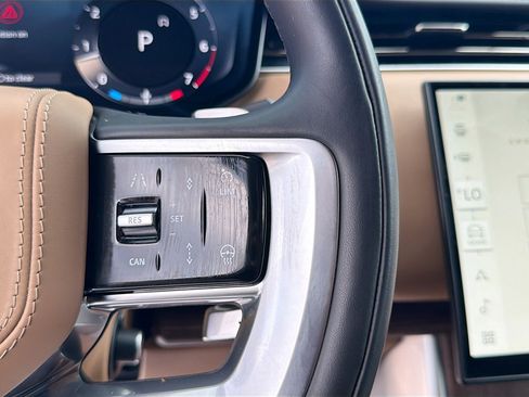 Used 2024 Land Rover Range Rover Long Wheelbase SE image 38