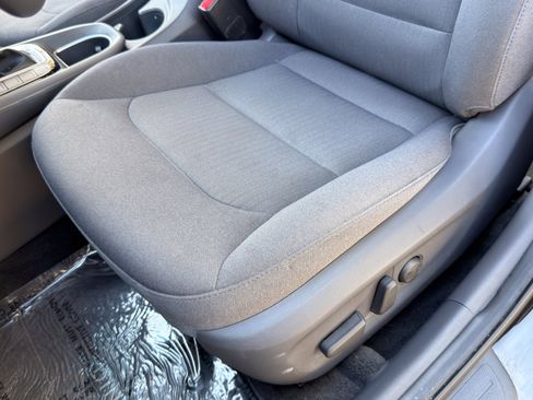 Used 2020 Hyundai Ioniq SE image 14