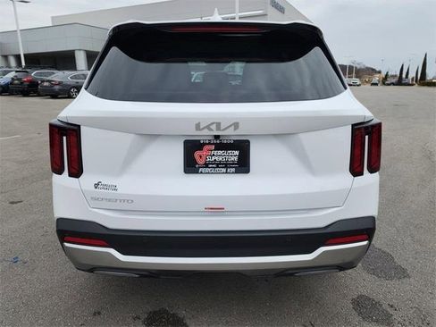 New 2026 Kia Sorento S w/ S Panoramic Sunroof Package image 4