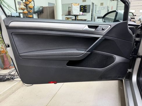 Used 2015 Volkswagen Golf 2-Door FWD image 11