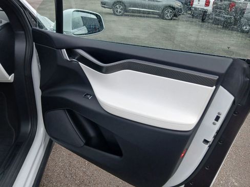Used 2018 Tesla Model X 100D image 19