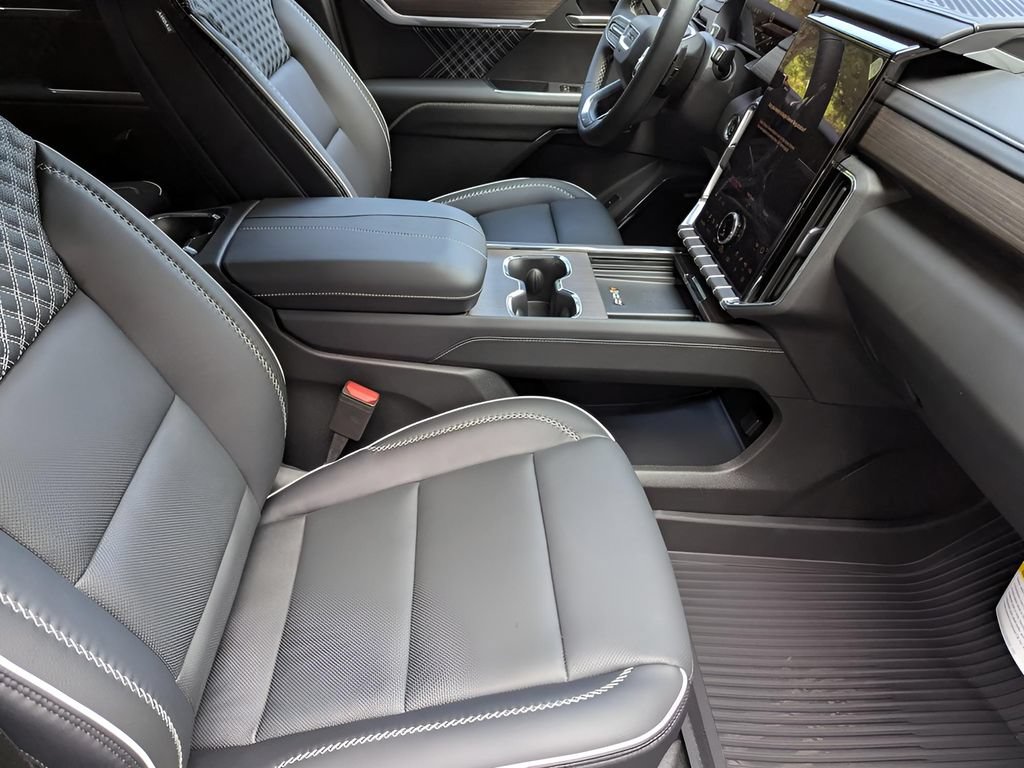 New 2026 GMC Acadia Denali w/ Super Cruise Package FWD image 19