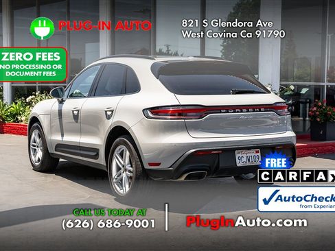 Used 2022 Porsche Macan AWD/4WD image 2