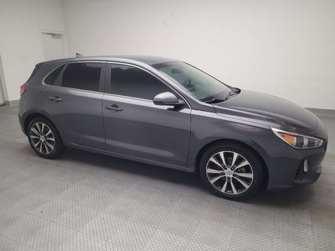 Used 2018 Hyundai Elantra GT image 11