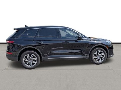 Used 2025 Lincoln Corsair Premiere w/ Equipment Group 101A image 4