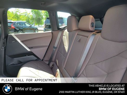 Used 2023 BMW iX xDrive50 w/ Premium Package AWD/4WD image 20