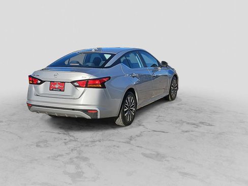 Used 2023 Nissan Altima 2.5 SV image 8