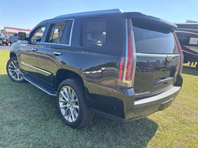 Used 2017 Cadillac Escalade Luxury AWD/4WD image 2
