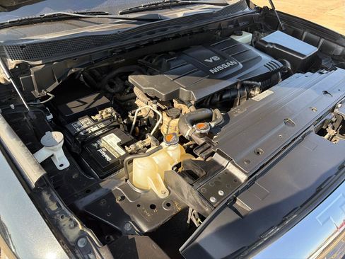 Used 2017 Nissan Titan SV AWD/4WD image 39
