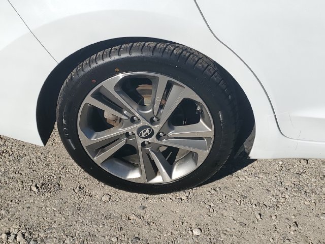 Used 2017 Hyundai Elantra Limited FWD image 5