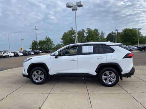 Used 2025 Toyota RAV4 XLE image 7