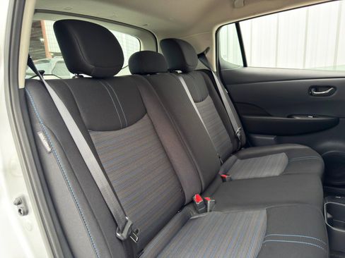 Used 2023 Nissan Leaf S image 31