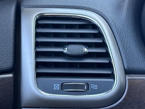 Used 2017 Jeep Grand Cherokee Limited RWD image 28