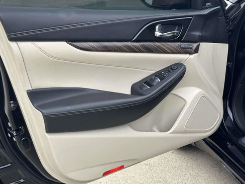 Used 2018 Nissan Maxima Platinum image 16