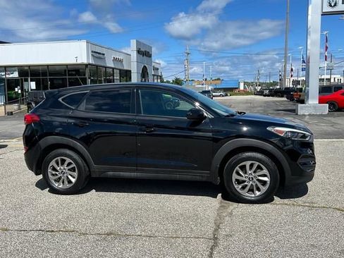 Used 2017 Hyundai Tucson SE image 2