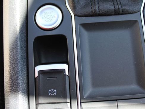 Used 2019 Volkswagen Atlas SE FWD image 23