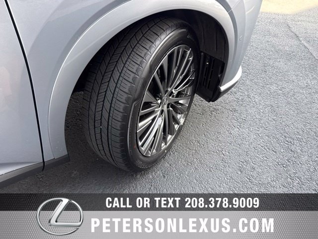 Used 2025 Lexus RX 450h AWD w/ Convenience Package image 11