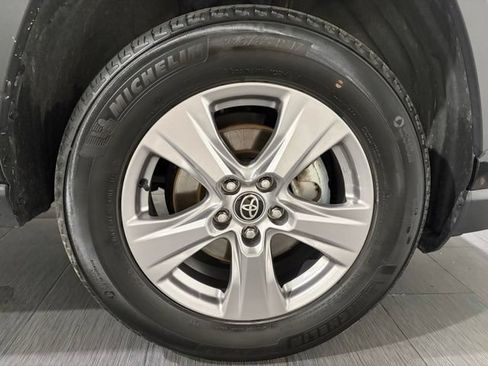 Used 2025 Toyota RAV4 XLE AWD/4WD image 25