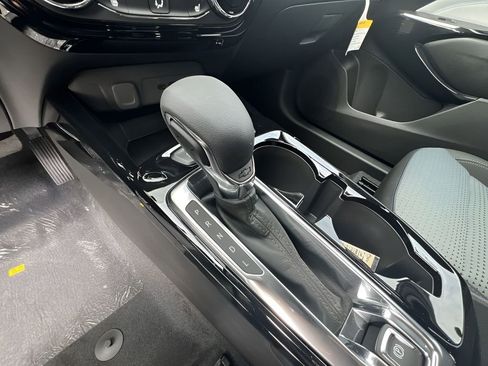 New 2025 Chevrolet Trax LT w/ LT Convenience Package image 15