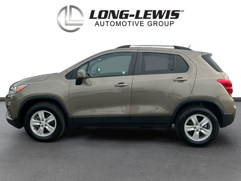 Used 2022 Chevrolet Trax LT w/ LT Convenience Package AWD/4WD image 2