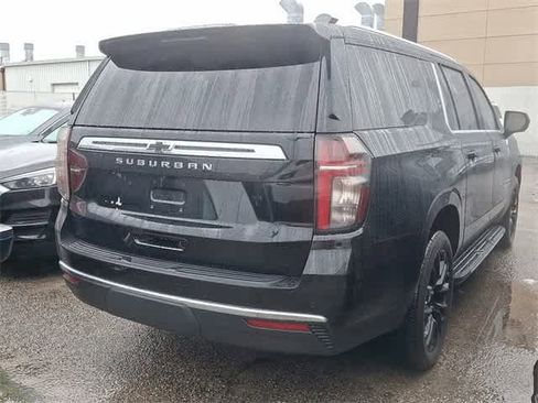 Certified 2024 Chevrolet Suburban LS image 3