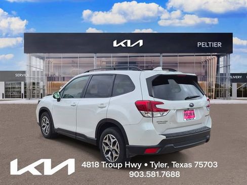 Used 2021 Subaru Forester Premium w/ Popular Package #1 AWD/4WD image 5