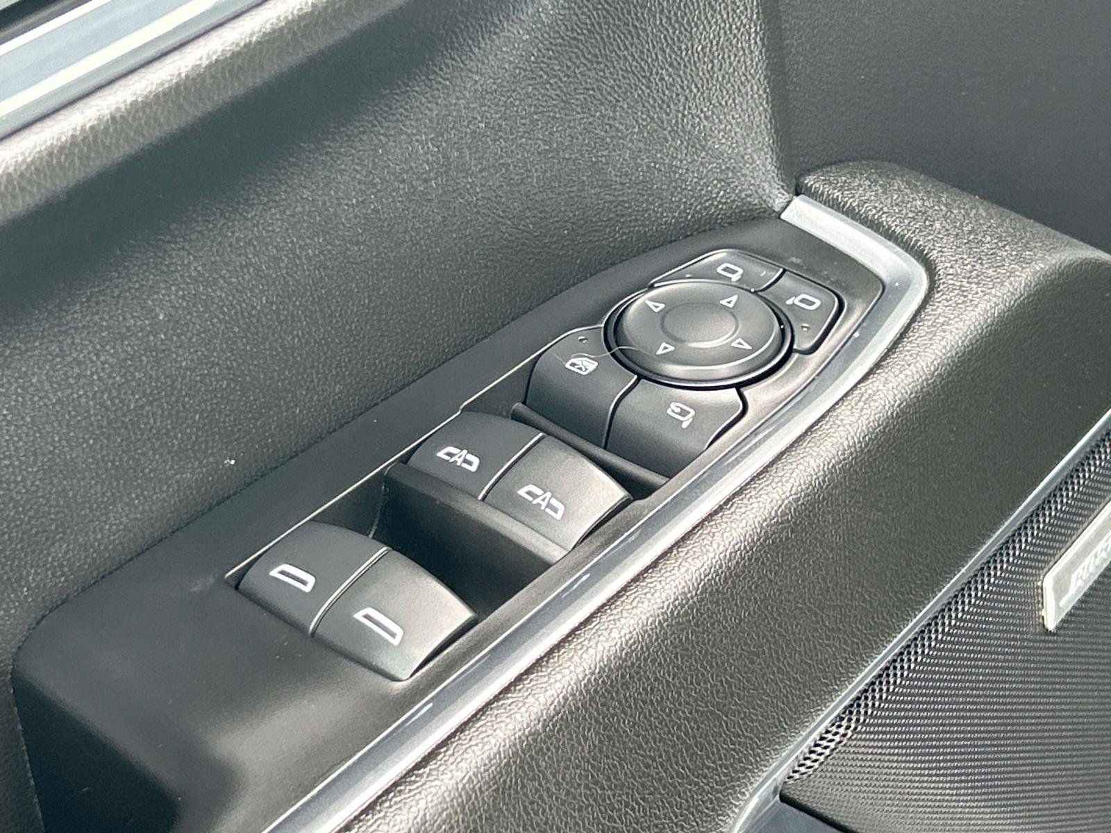 Used 2024 Chevrolet Silverado 1500 LTZ AWD/4WD image 33