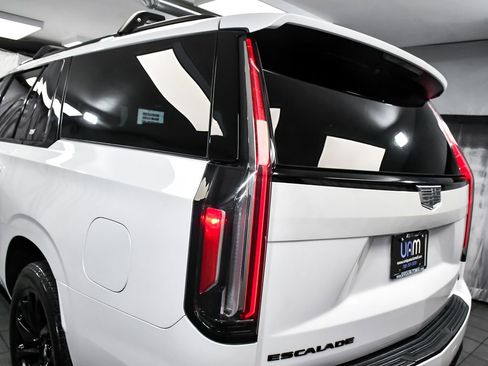 Used 2023 Cadillac Escalade ESV Sport Platinum w/ LPO, ONYX Package AWD/4WD image 86