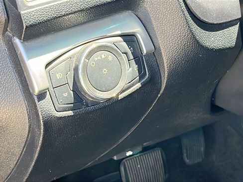 Used 2017 Ford Explorer XLT FWD image 13