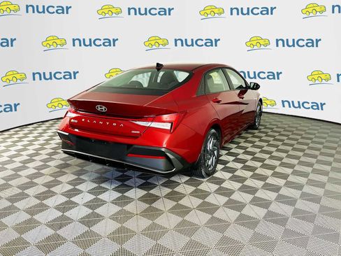 Used 2025 Hyundai Elantra Hybrid FWD image 7