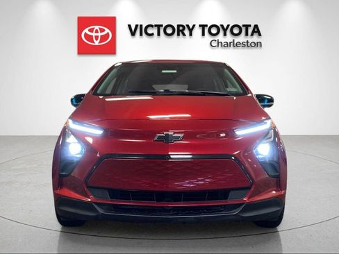 Used 2023 Chevrolet Bolt LT w/ Infotainment Package FWD image 8