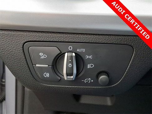 Certified 2025 Audi Q5 2.0T Premium w/ Convenience Plus Package image 24