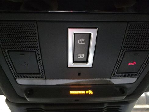 New 2025 Land Rover Discovery Sport Dynamic SE image 21