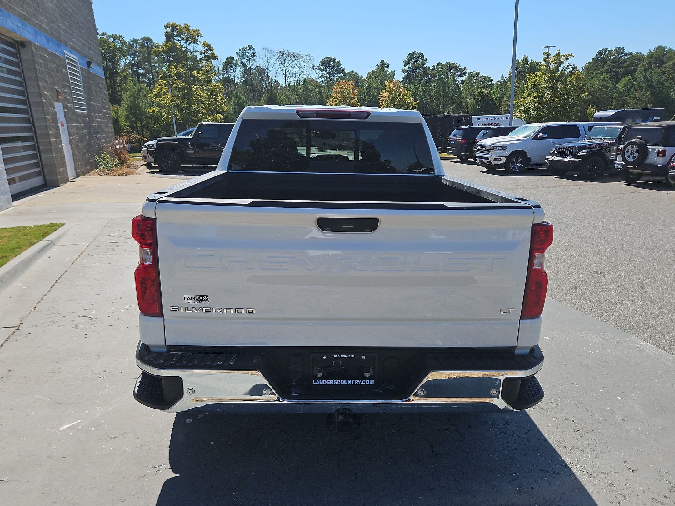 Used 2025 Chevrolet Silverado 1500 LT w/ Safety Package AWD/4WD image 6