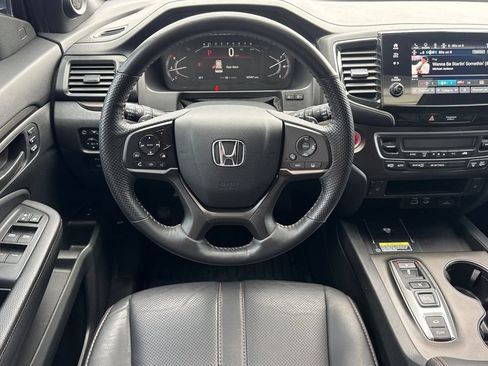 Used 2025 Honda Passport TrailSport image 18